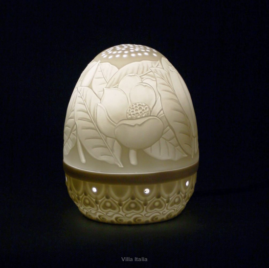 Lampa porcelanowa wys, 18 cm w kwiaty