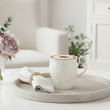 kubek do kawy z elegancką dekoracją kwiatową