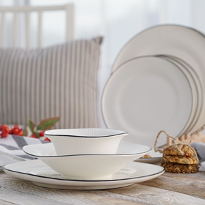 Serwis obiadowo kawowy na 6 osób porcelanowy BONITA BLACK