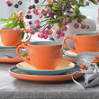 kolorowa zastawa porcelanowa - talerze i filiżanki