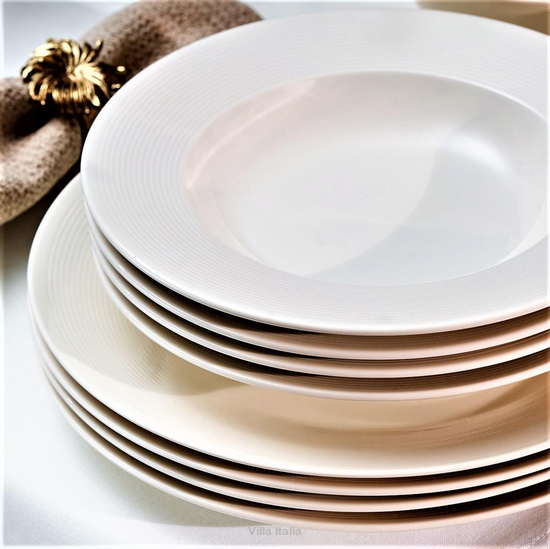 elegancki zestaw talerzy z ceramiki 