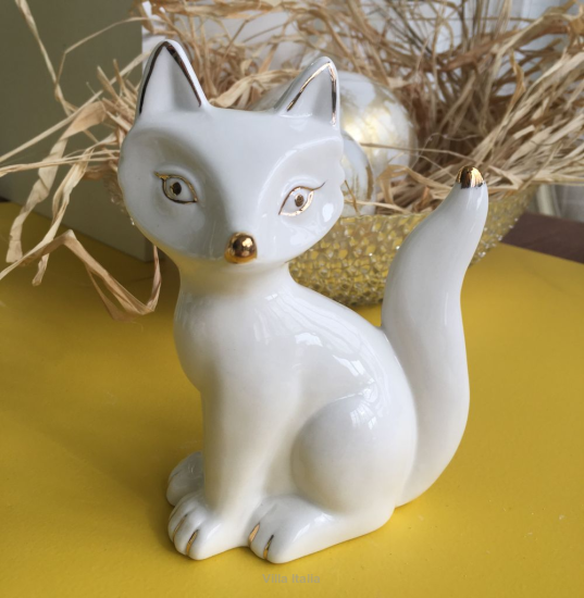 Figurka porcelanowa 14 cm LIS