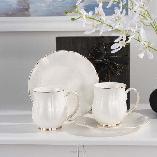 Zestaw prezentowy dla dwojga: kubki porcelanowe z talerzykami