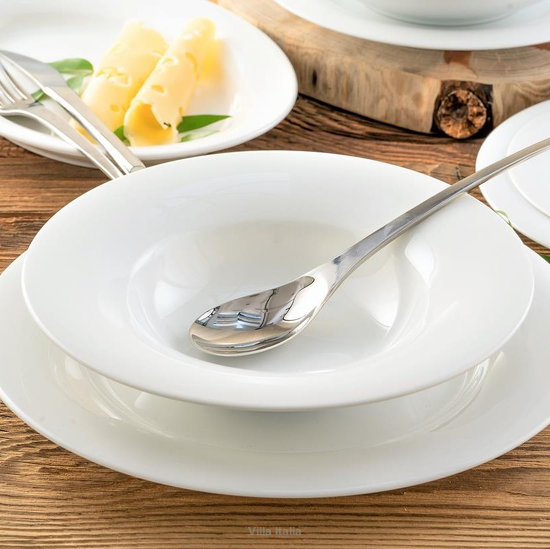 stylowy komplet talerzy z białej porcelany