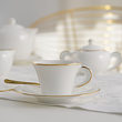 Elegancka filiżanka z porcelany kostnej do kawy i herbaty