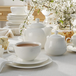 ZESTAW do herbaty porcelanowy na stole