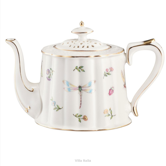 Czajnik porcelanowy z dekoracją i złotym wykończeniem
