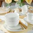 stylowy porcelanowy serwis do wspólnych posiłków
