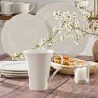 Stylowy kubek z porcelany do eleganckiego stołu