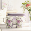 zestaw dwóch kubków porcelanowych w kwiaty w pudełku prezentowym
