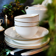 Elegancka porcelanowa zastawa z wazą do jadalni i salonu