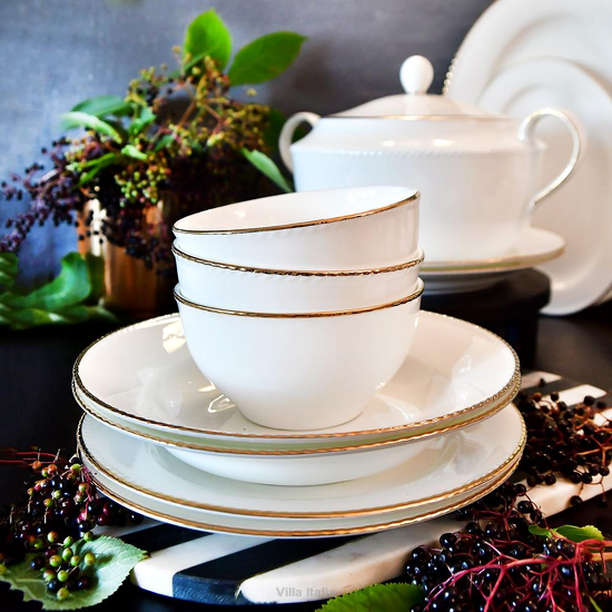 Elegancki serwis obiadowy porcelanowy na 12 osób z wazą w białym kolorze