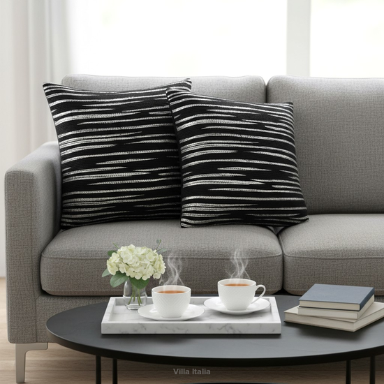 elegancka poduszka dekoracyjna do salonu czarno srebrna