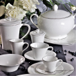 Serwis obiadowy porcelanowy na 12 osób z wazą BIANCA 19