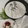 eleganckie sztućce obiadowe z łyżeczkami