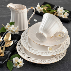 Serwis do kawy herbaty porcelanowy na 6 osób CLARA Gold Ivory