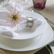talerze obiadowe z białej porcelany