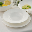 Zastawa obiadowa porcelanowa na stole
