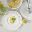Zastawa obiadowa porcelanowa na stole