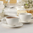 Zestaw filiżanek ze spodkami, porcelana z reliefem