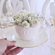 elegancka porcelana do kawy ze złotą linią