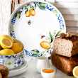 Zastawa porcelanowa z niebieskim wzorem i motywem cytryn