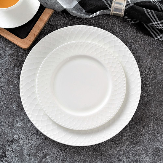 eleganckie talerze obiadowe porcelanowe białe na stół