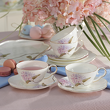 elegancki serwis herbaciany wykonany z porcelany zdobiony złotem 