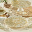 elegancka zastawa porcelanowa z ozdobnymi detalami