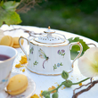 Elegancka cukiernica z porcelany z ażurowym zdobieniem