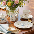 Elegancki serwis porcelanowy dla 6 osób z ażurowymi zdobieniami