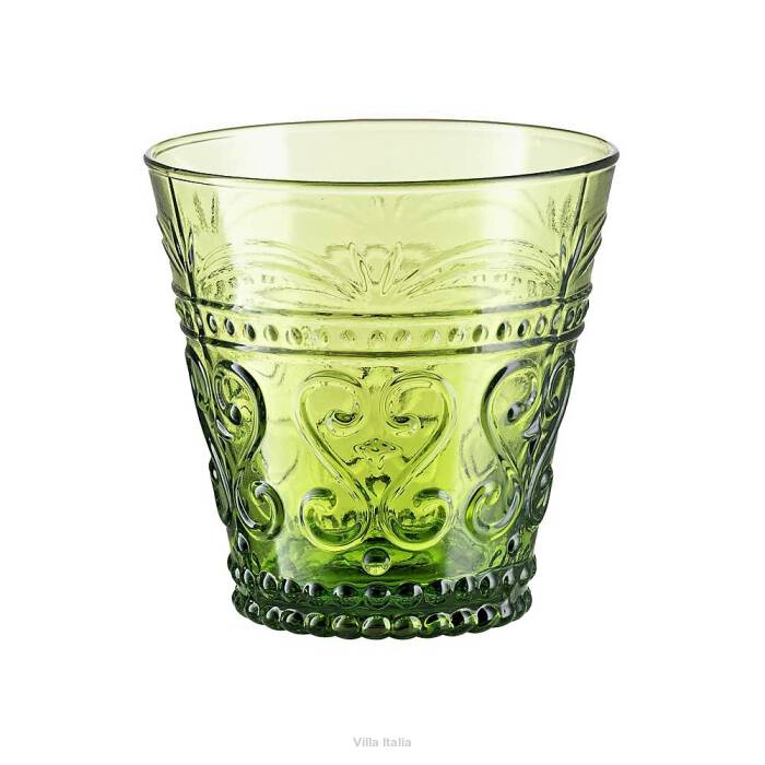 zielona szklanka z wytłaczanym wzorem