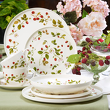 zastawa porcelanowa w poziomki - talerze i filiżanki