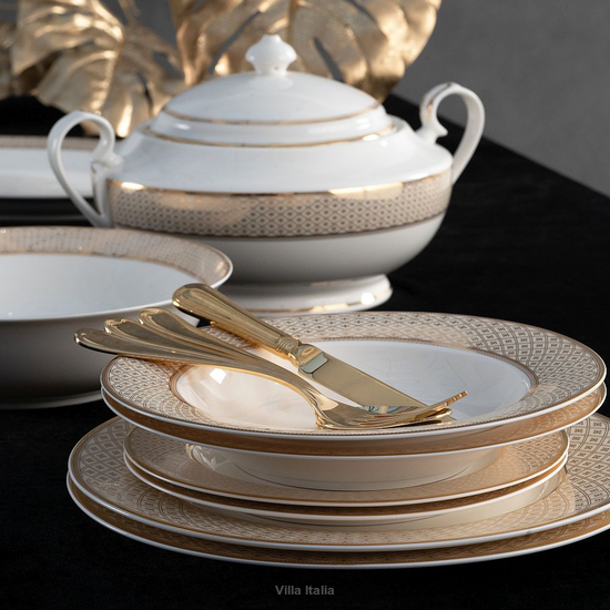 Serwis obiadowy na 12 osób zdobiony złotem