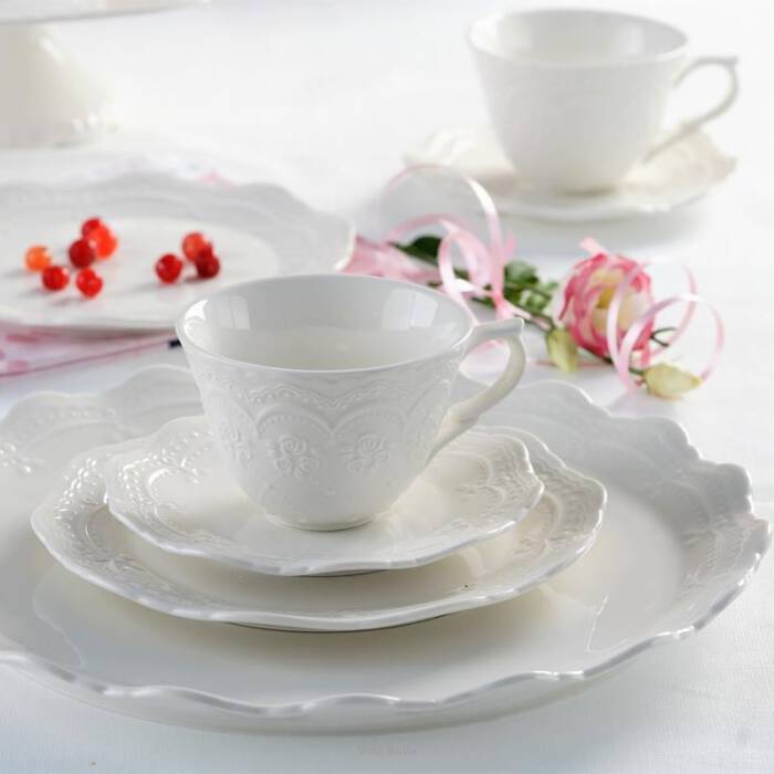 Serwis kawowy porcelanowy w romantycznym stylu