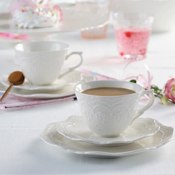 Serwis do kawy herbaty na 12 osób porcelanowy AURELIA