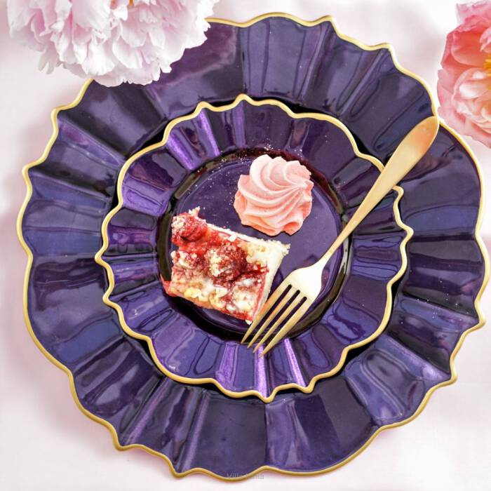 talerze deserowe do ciasta  fioletowe, dekorowane matowym złotem