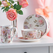 Filiżanka porcelanowa w kwiaty z pudełkiem ozdobnym