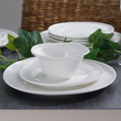 dekoracyjny komplet talerzy porcelanowych do klasycznych i nowoczesnych wnętrz