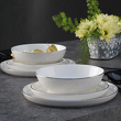 elegancki zestaw talerzy porcelanowych dekorowany platyną