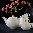 Porcelanowy serwis kawowy jako elegancki element stołu 