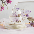 elegancka filiżanka ze spodkiem z kwiatowym wzorem porcelanowa na prezent