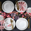 Porcelanowy serwis obiadowo kawowy jako elegancki element stołu 