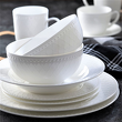 talerze z porcelany bone china dekorowane koronkowym wzorem