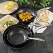 Patelnie aluminiowe ze stalowymi uchwytami 