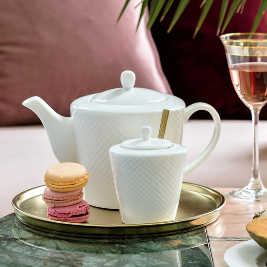 Serwis kawowy z eleganckiej porcelany kostnej