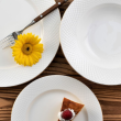 Serwis obiadowy porcelanowy na 12 osób z wazą BARI GOLD 18