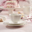 Filiżanka porcelanowa ze spodkiem, z wypukłym wzorem 