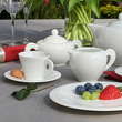 serwis kawowy biała porcelana na stół