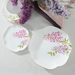 eleganckie talerze z porcelany, w kwiaty
